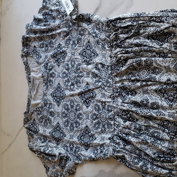 Amazon Essentials Short-Sleeve Waisted Maxi Dress in Gray Tile Print Size XS - Picture 3 of 6